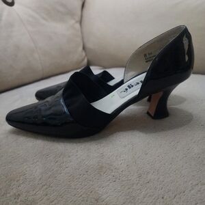 Vontage Classic Black Patent Mid 2"-Heel Women’s Pumps